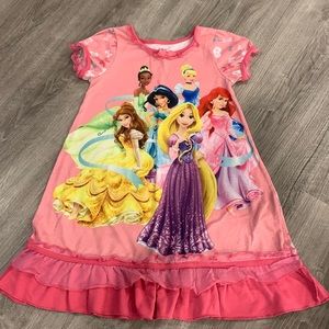 Princesses nightdress Sz5/6